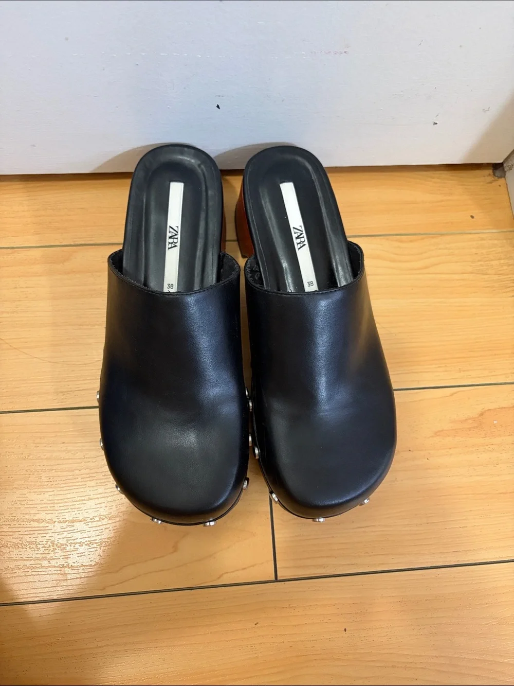 Studded clogs - Picture 3 of 4